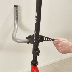 Range Trottinette mural - Mottez M057V (2)