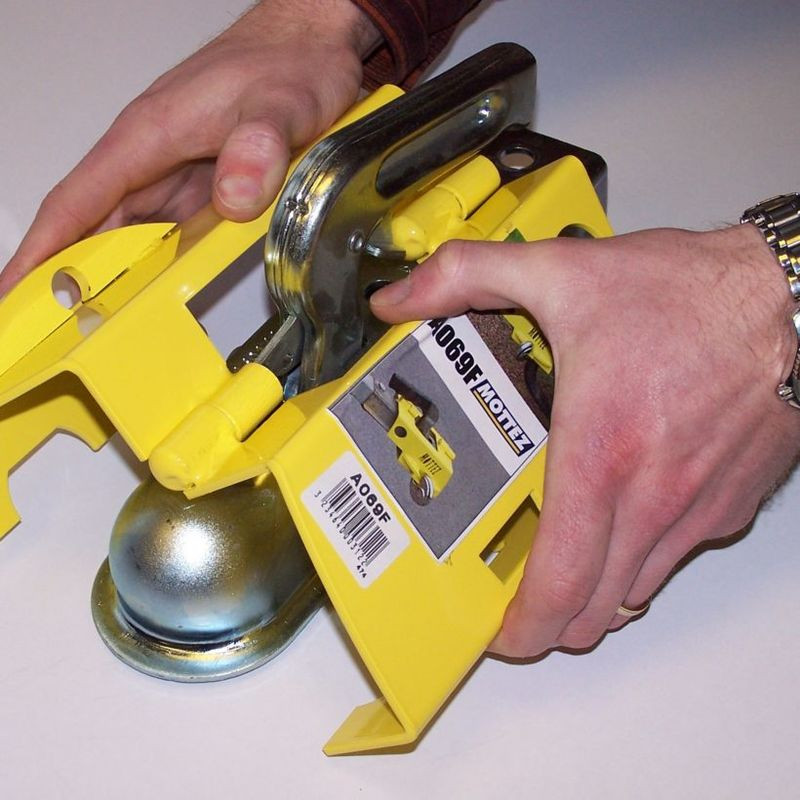 Antivol Universel Caravane - Remorque attelée ou désattelée - Mottez A069F (2)