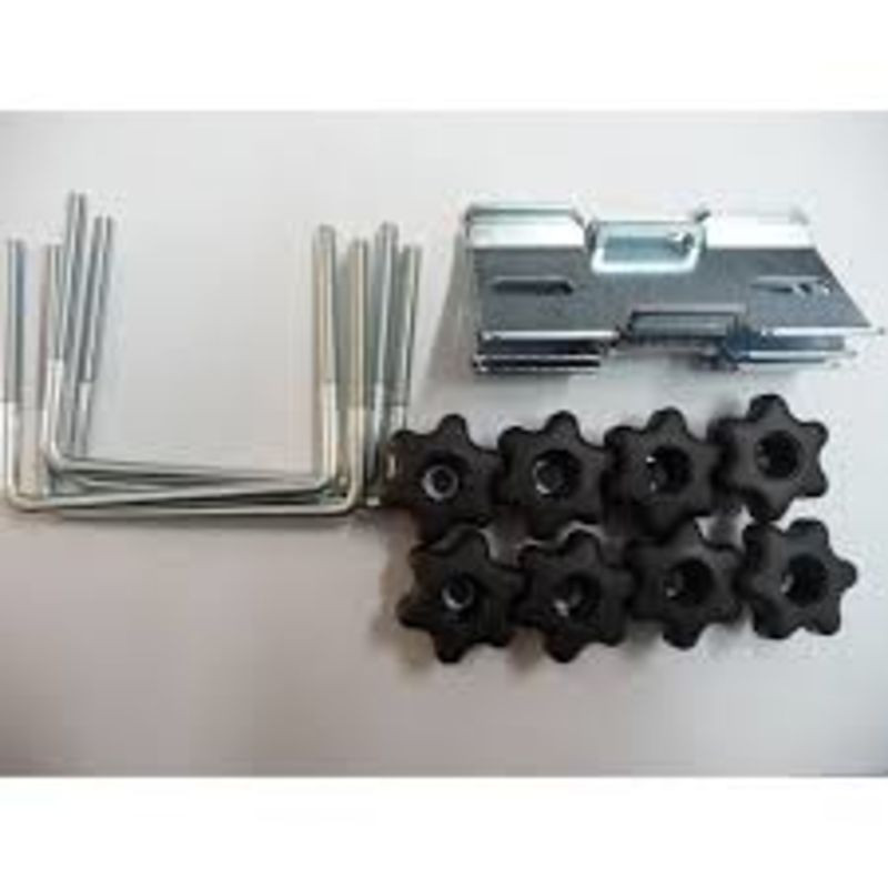 ADAPTATEUR en "U" pour Barres de toit de 80mm de largeur pour coffre de toit MENABO (1)